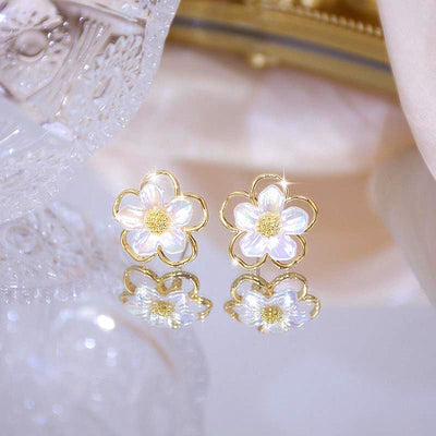 14K Gold Flower Earrings - Beautiful Earth Boutique