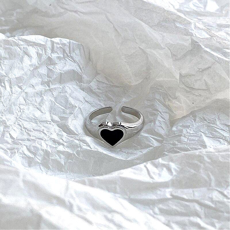 Black Heart Sterling Silver Ring - Beautiful Earth Boutique