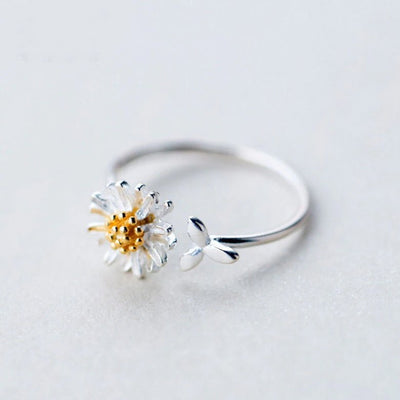 Blooming Daisy Flower Ring - Beautiful Earth Boutique