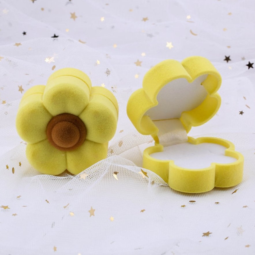 Buttercup Yellow Daisy Jewelry Box - Beautiful Earth Boutique