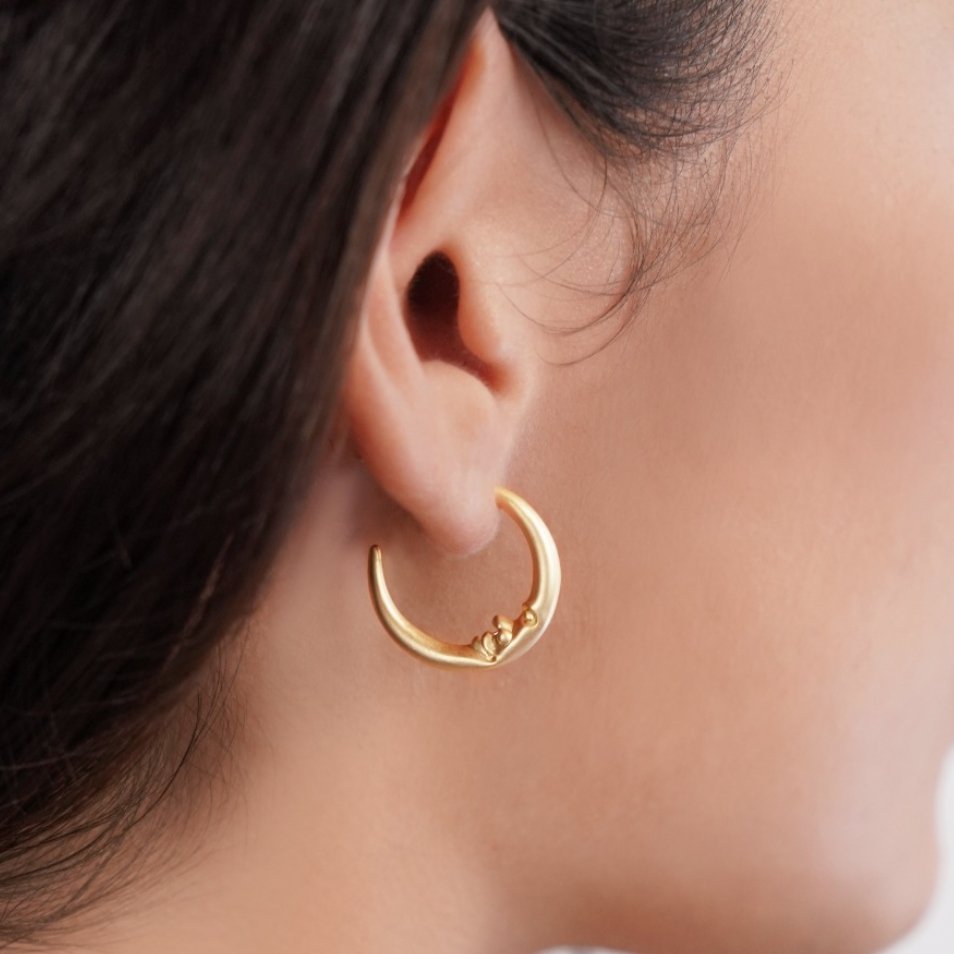 Crescent 18K Gold Moon Earrings - Beautiful Earth Boutique