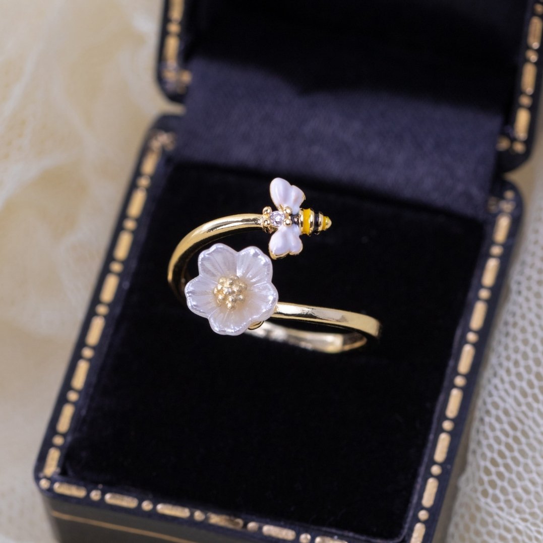 Crystal Honeybee Flower Ring - Beautiful Earth Boutique