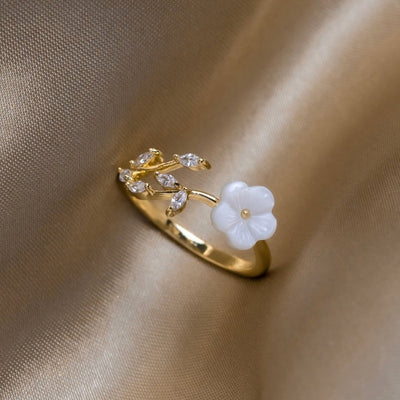 Crystal White Blossom Rings - Beautiful Earth Boutique