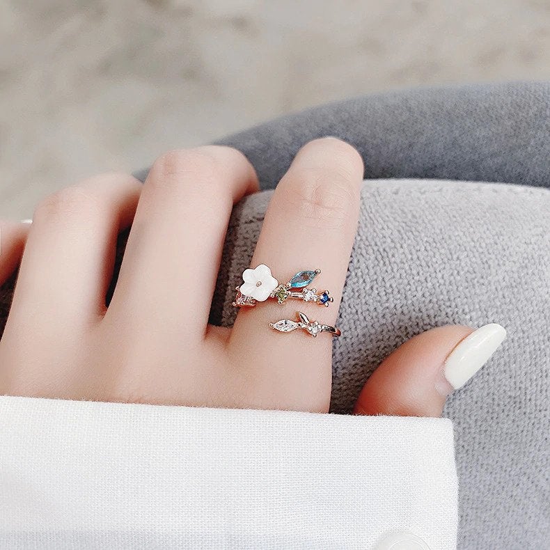 Crystal White Blossom Rings - Beautiful Earth Boutique