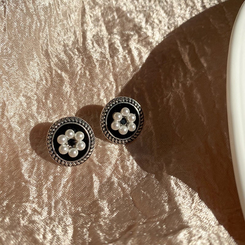 Vintage Flower Pearl Earrings