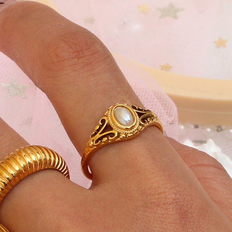 Vintage Royal Pearl Ring - Beautiful Earth Boutique